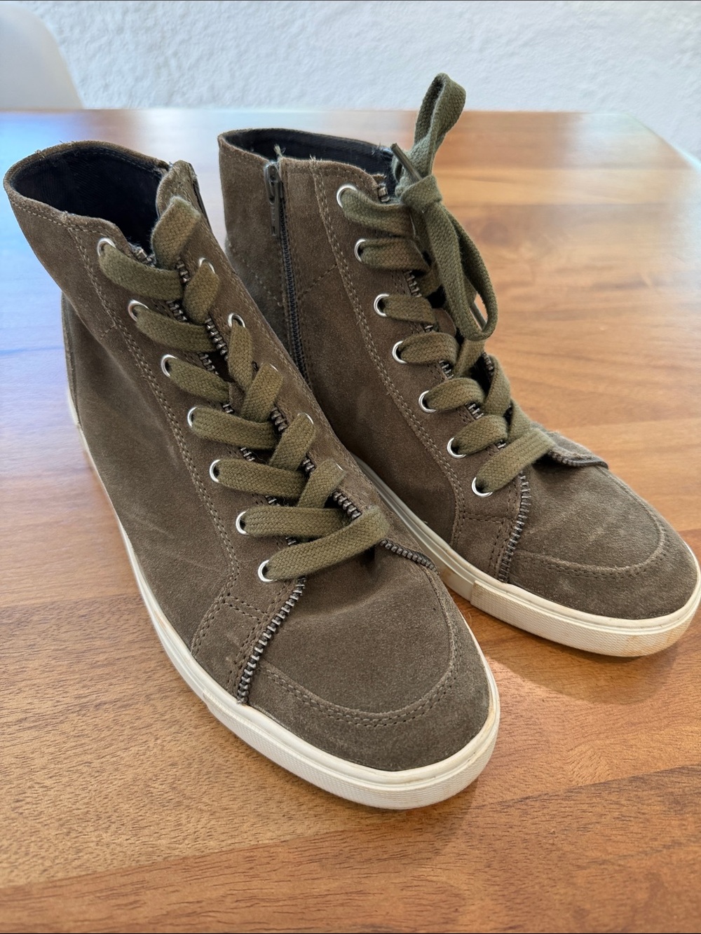 Frye & Co. Olive Green Suede High-Top Sneakers w/ Side Zipper Women’s Size 8